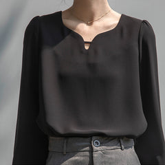 Black Long-Sleeved Blouse With A Collar Like A Drop Of Water