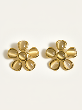 Cat-Eye Stone Flower Earrings