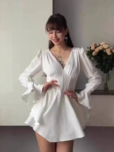 Fashionable V-neck Flared Sleeve Pleated Waist Cinching Dresses