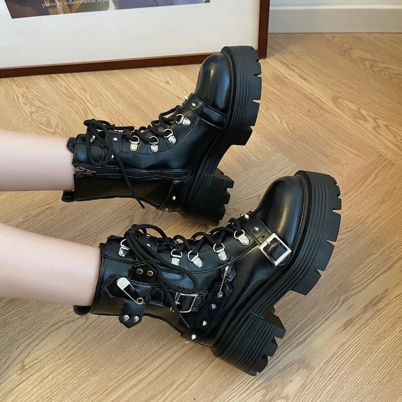 Women's Rivet Chain Design Short Boots