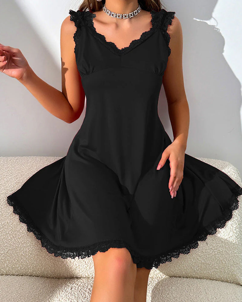 V-Back Butterfly Design High-Slit Lace Nightdress