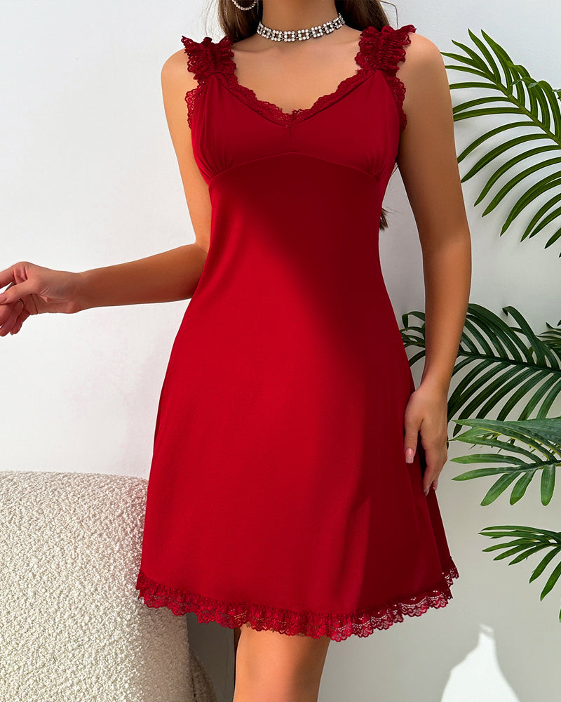 V-Back Butterfly Design High-Slit Lace Nightdress