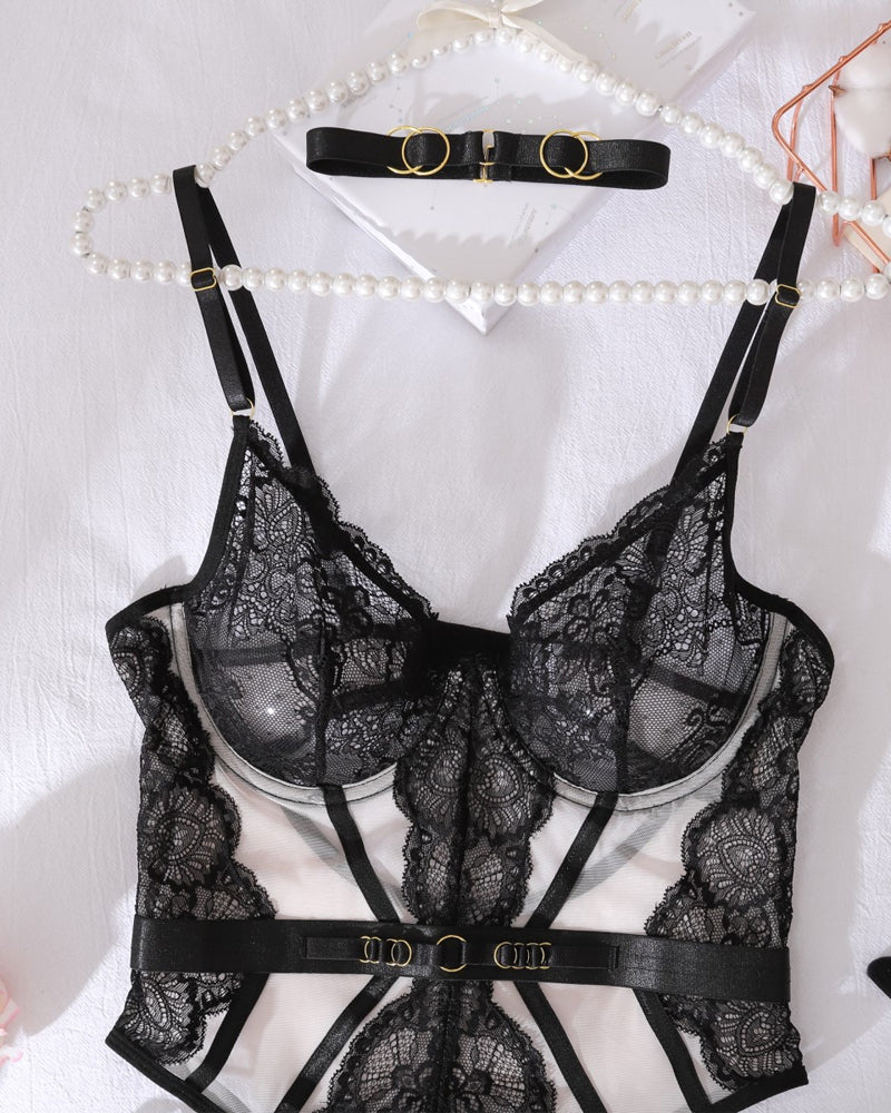 Metal Buckle Decorated Lace See-through Lingerie Set