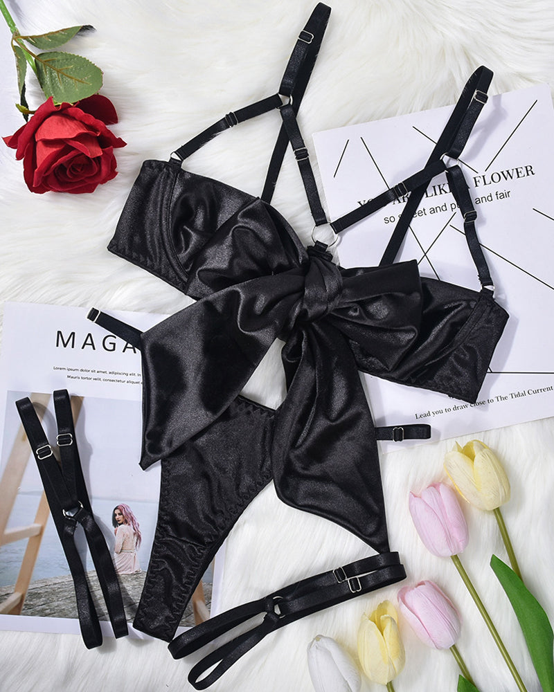 Bowknot Hollow Three-piece Suit with Steel Ring