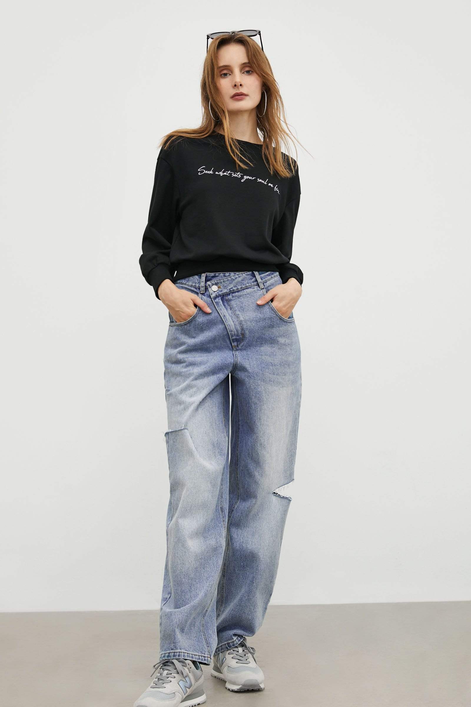 Ripped Slouchy Wide-Leg Mom Jeans