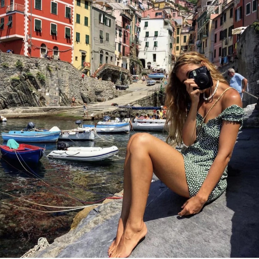 Green Square Collared Broken Flowers Wear Both Over The Shoulders