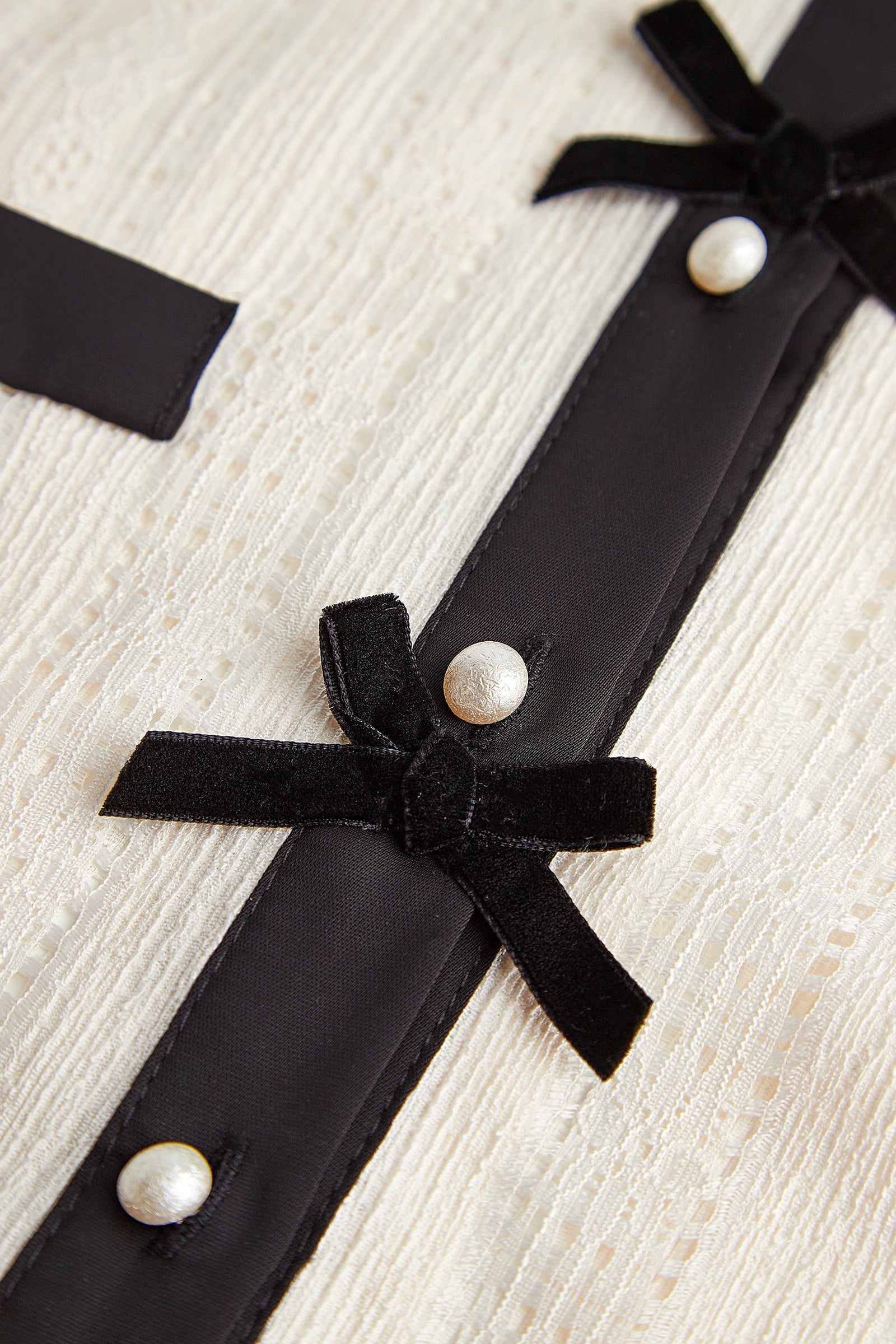 Ivory Broderie Bowknot Decor Blouse