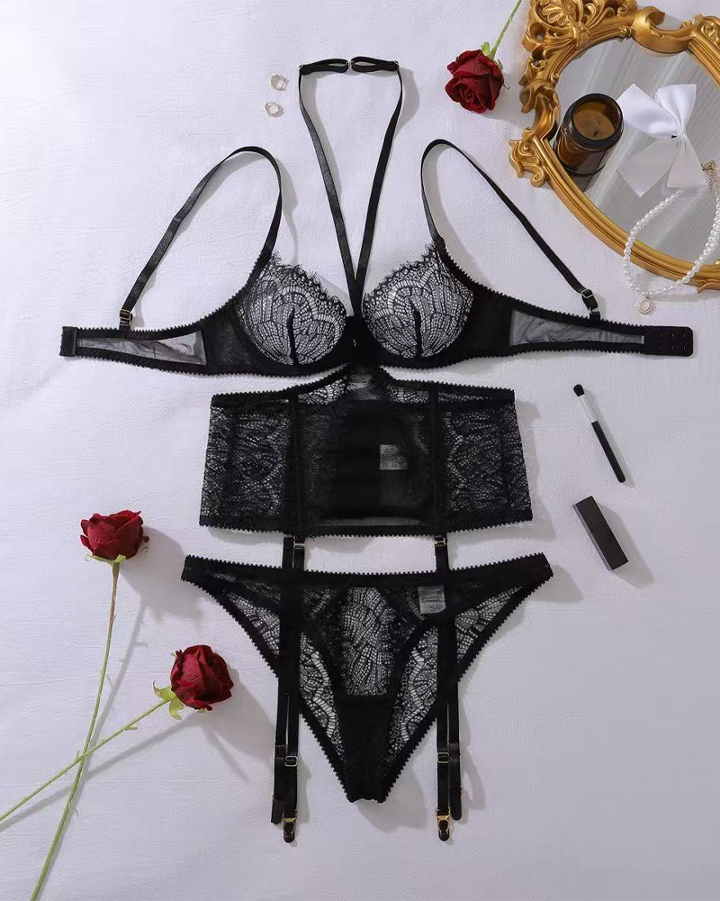 Black heavy eyelash lace halterneck three-point underwear set