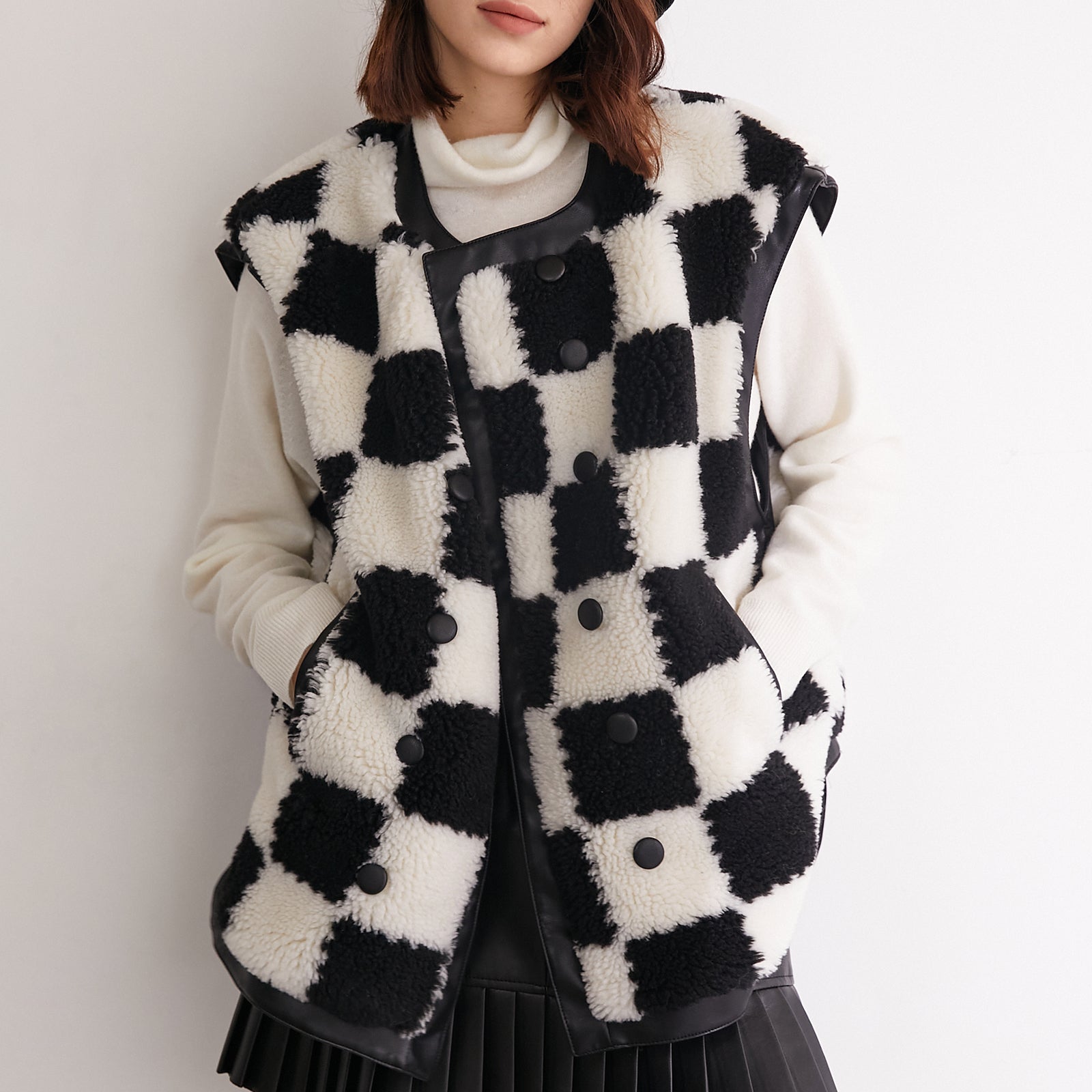 Stearns Black Checkerboard Teddy Vest