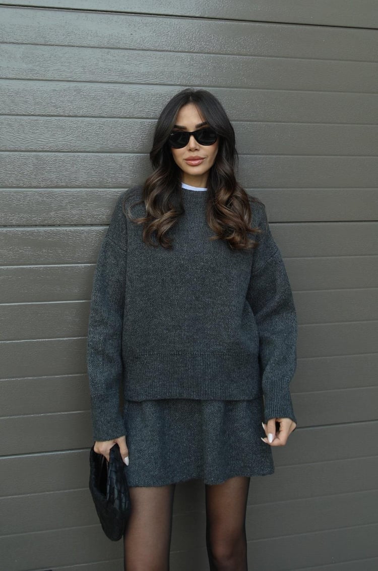 Knitted skirt suit