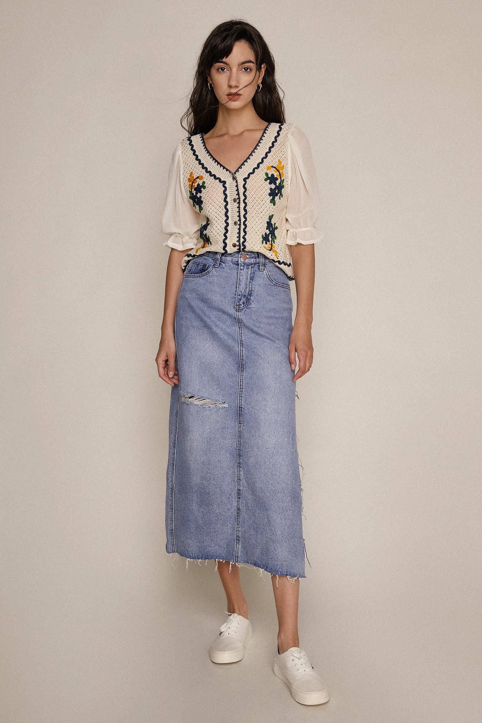 White Floral Embroidery Contrast Trim Cardigan