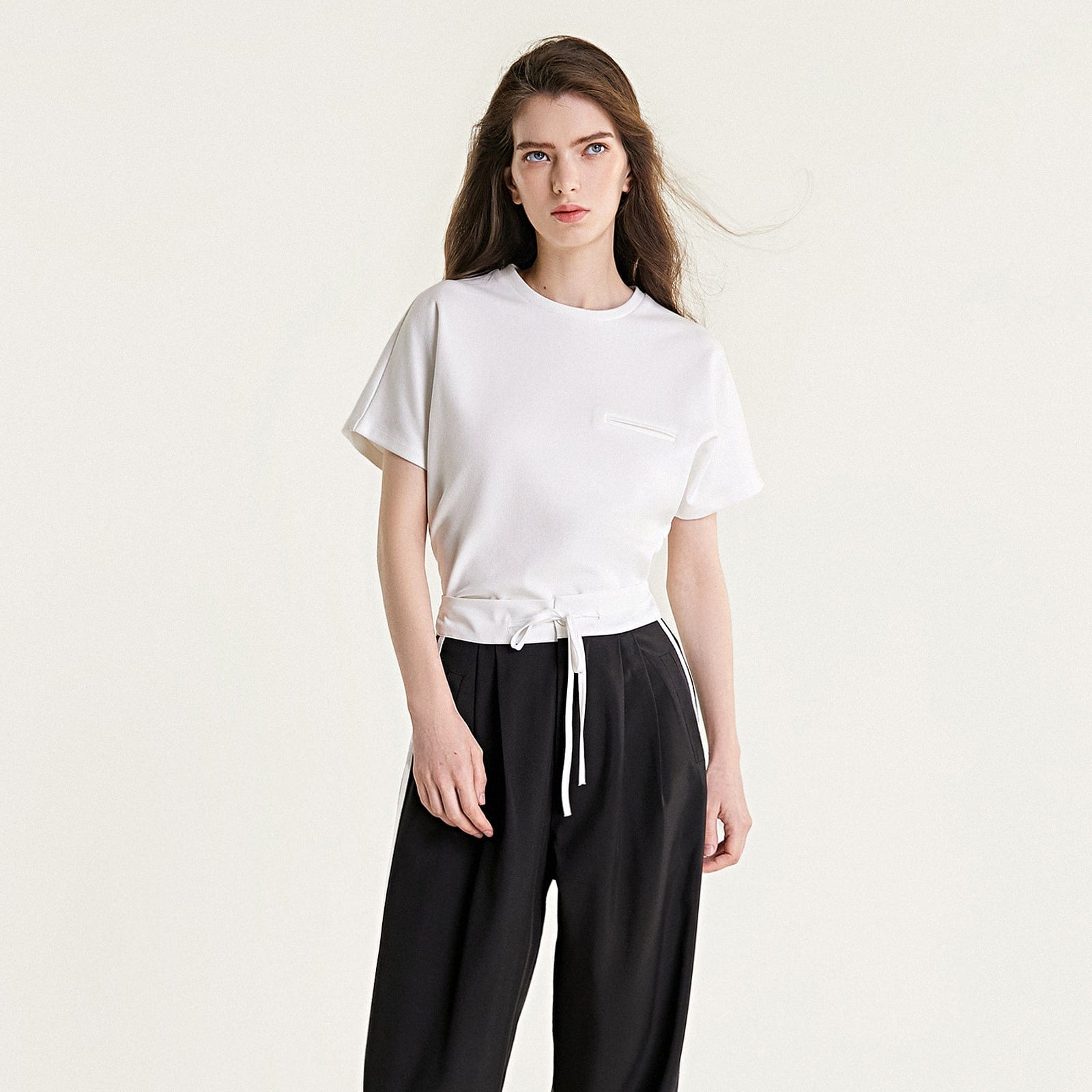 White Mock Welt Pocket Round Neck T-Shirt