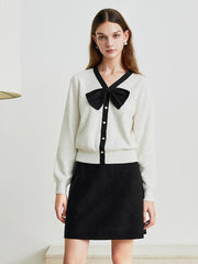 Bow-tie knitted sweater