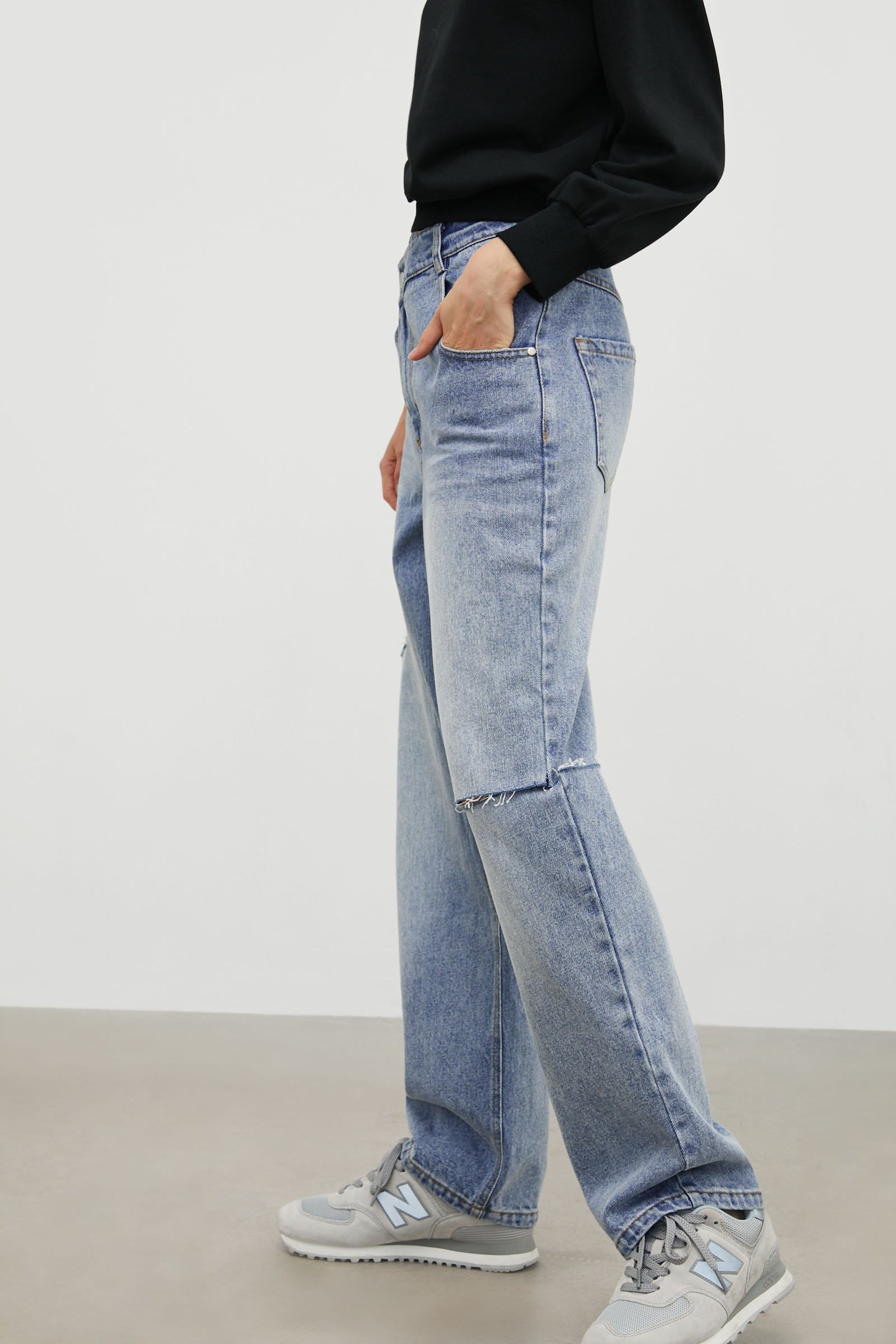 Ripped Slouchy Wide-Leg Mom Jeans