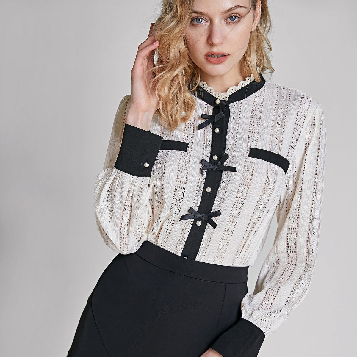 Ivory Broderie Bowknot Decor Blouse