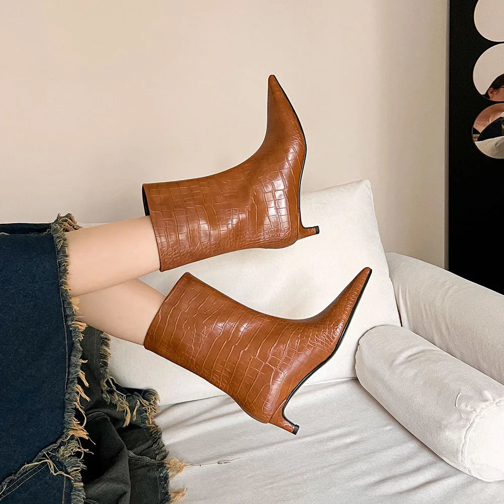 Crocodile grain cowhide Kitten heel Modern Boots