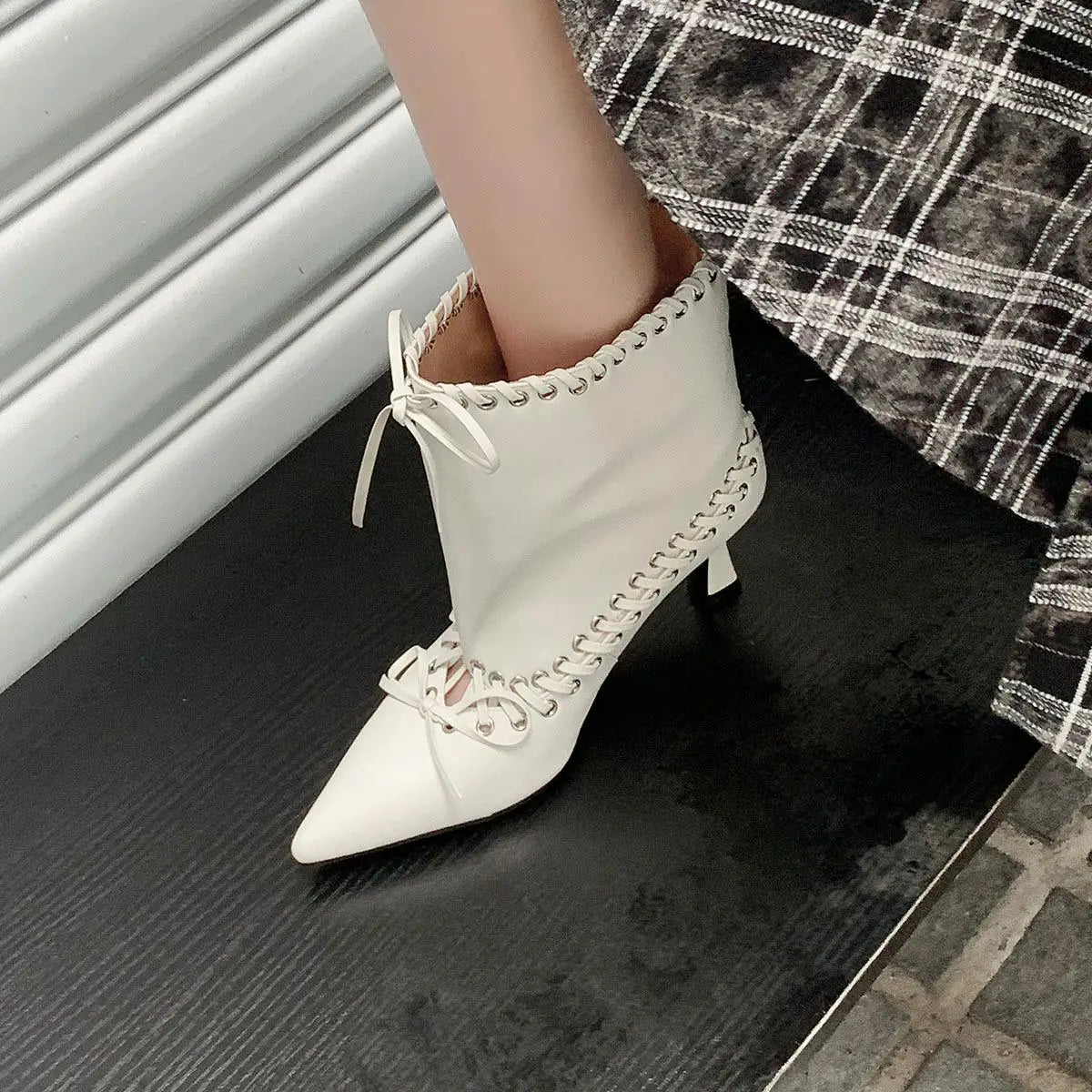 Autumn cowhide rivet Large tubular Boots