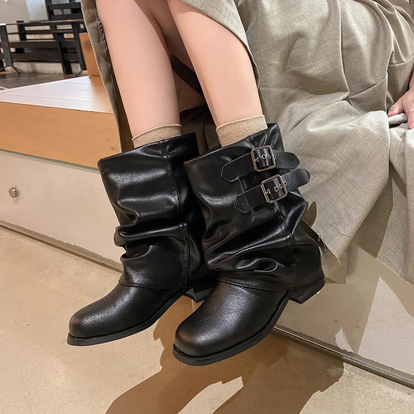 Autumn Belt buckle cowhide Pleated Short Boots
