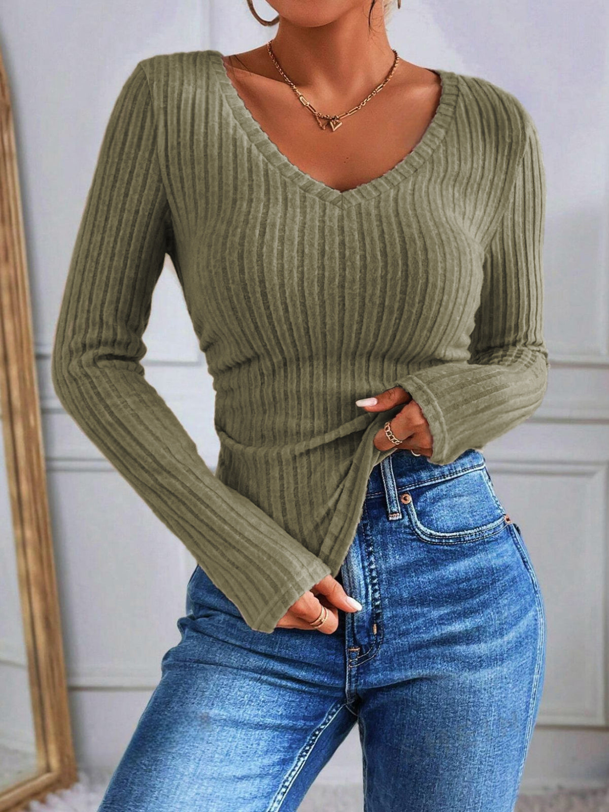 V-Neck Ribbed Skinny Blouse