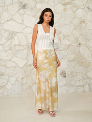 Sleeveless Sweater Vest With Flower Decoration