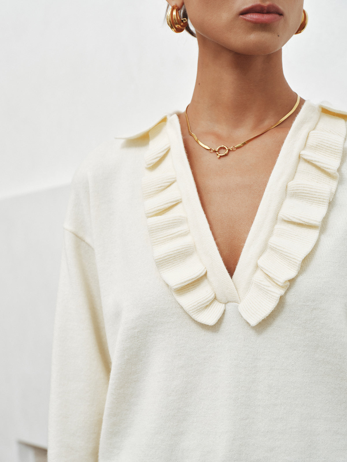 Ruffled Collared V-Neck Knit Top