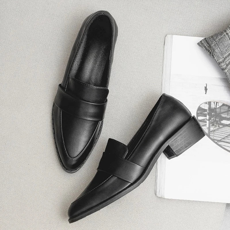 Black Patent Leather Low-Heel Pumps Women Pointed-Toe Sewing Design Chunky Heel Loafers Retro British-Style Office Shoes