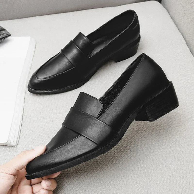 Black Patent Leather Low-Heel Pumps Women Pointed-Toe Sewing Design Chunky Heel Loafers Retro British-Style Office Shoes