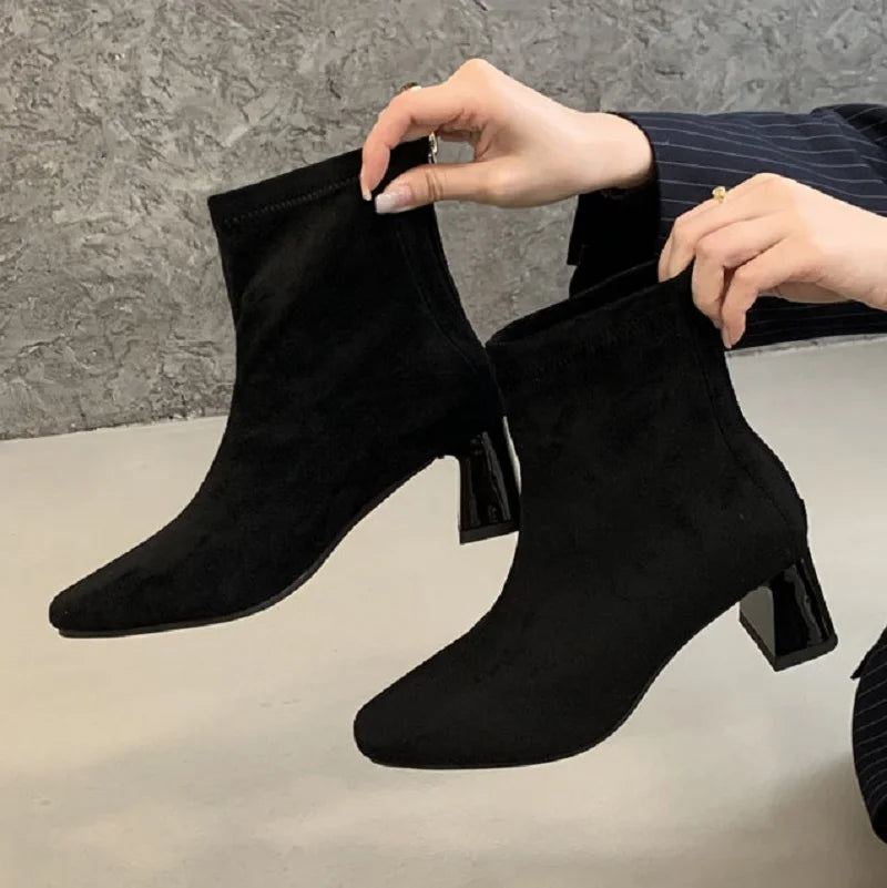 Chunky Heel Back Zip Design Ankle Boots