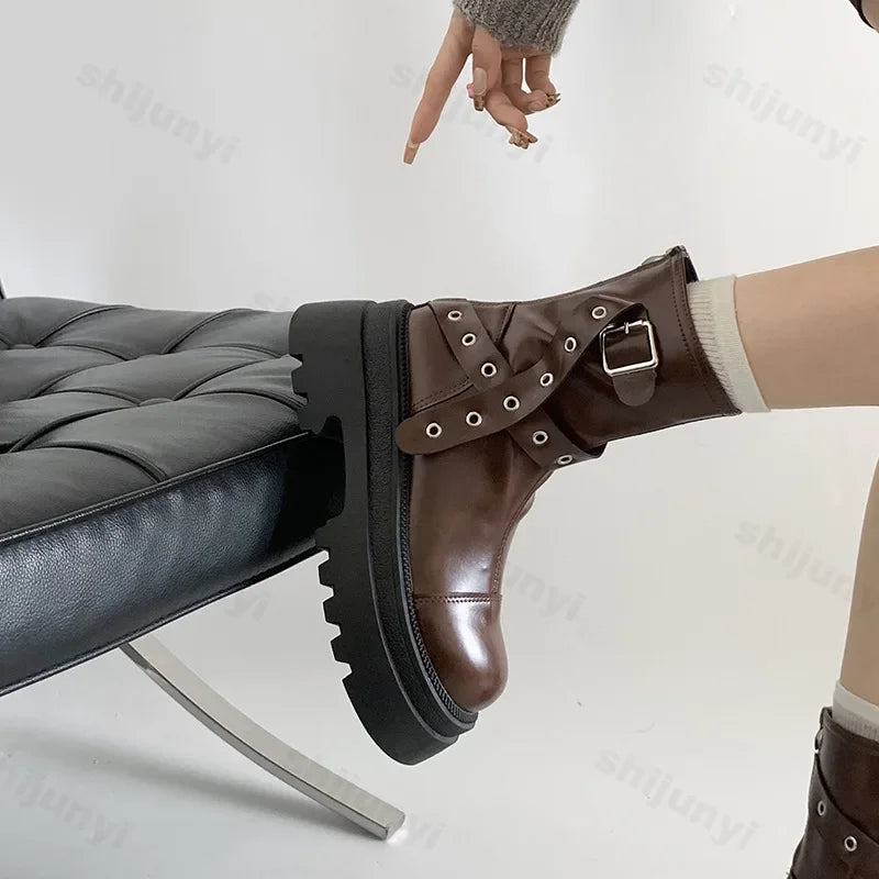 Fad Ankle Boots