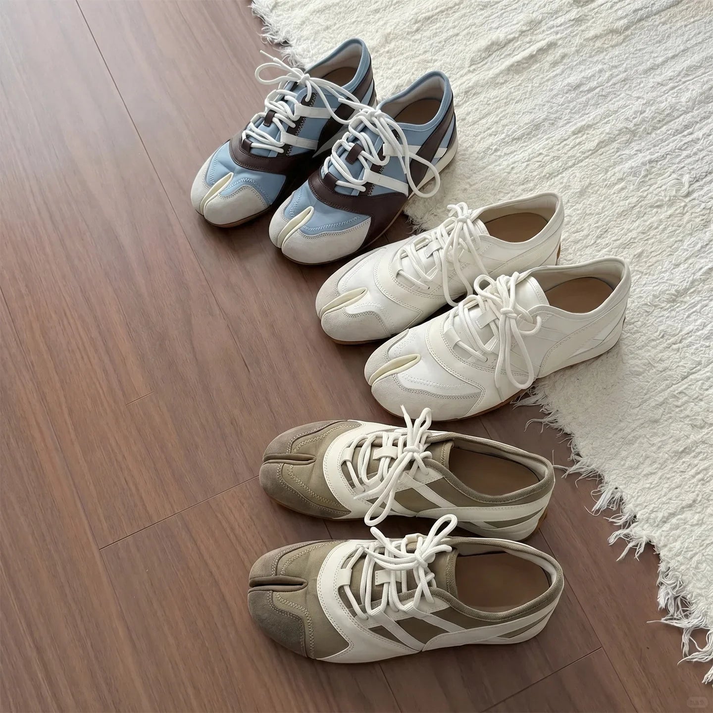 Designer Split Toe Women's Sneaker