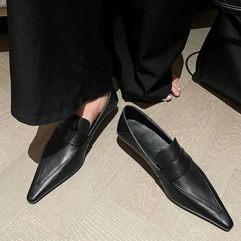 High-quality Black Soft Leather Low Heel Pumps Women Pointy Toe Sewing Design Loafers Elegant Commuting Office Shoes