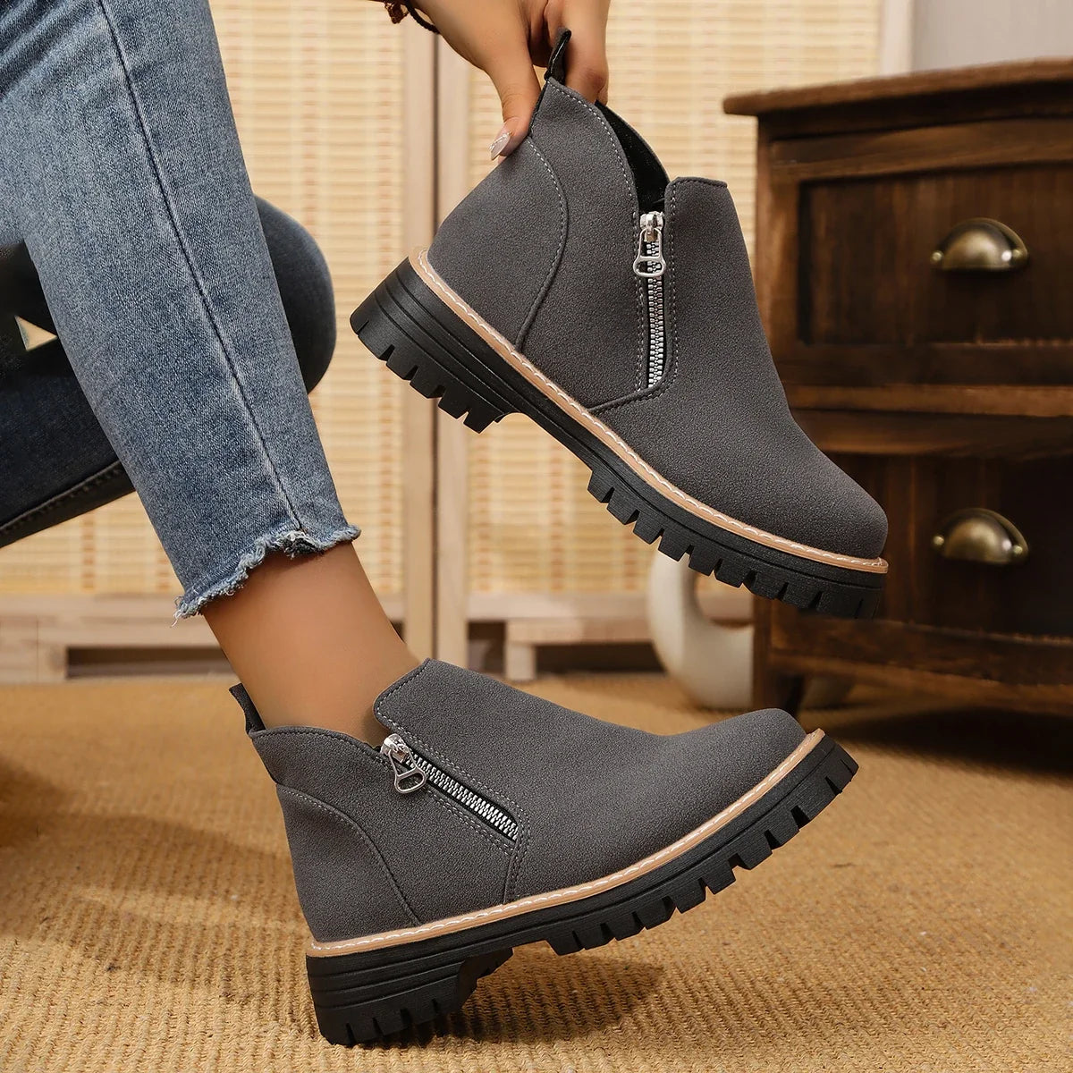 Women Simple Stylish Boots