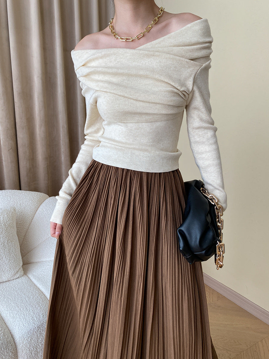 One-shoulder knitted sweater