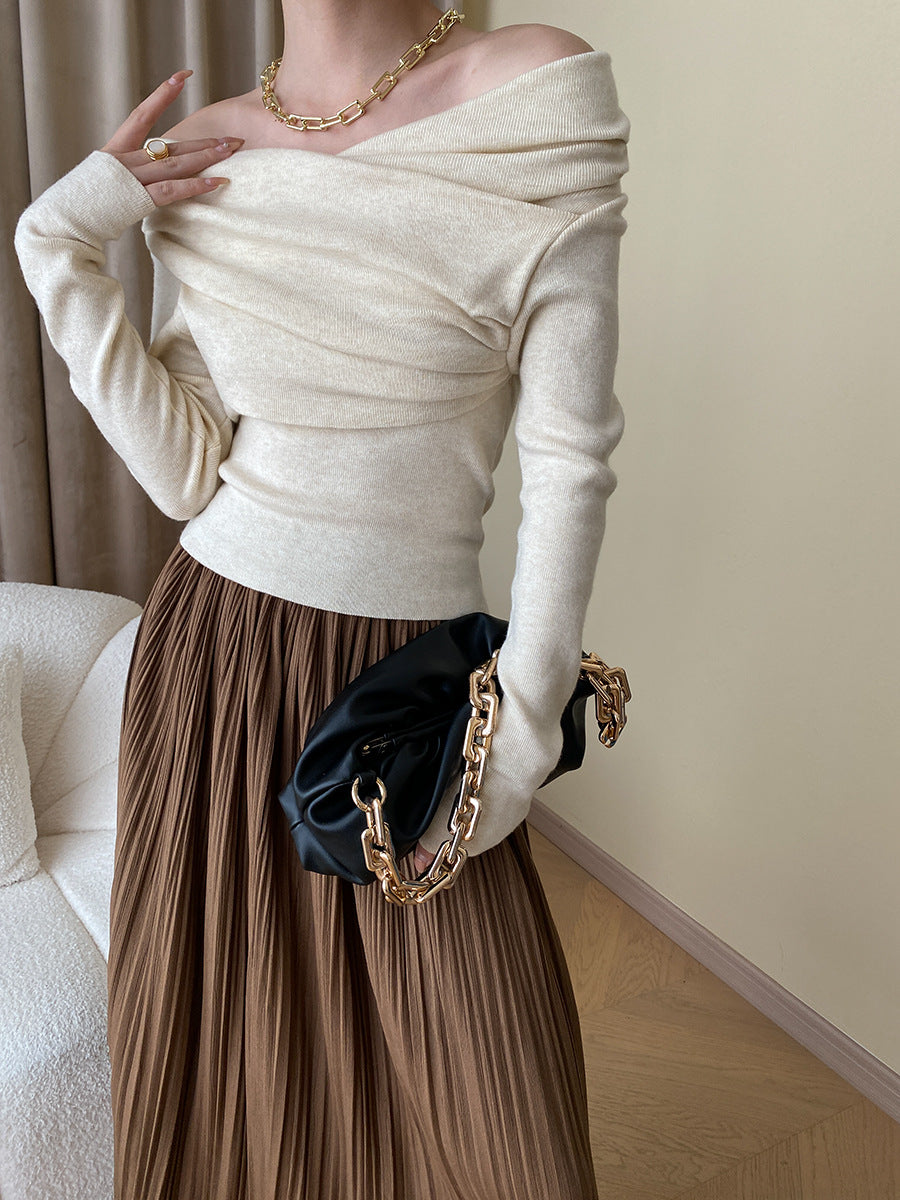 One-shoulder knitted sweater