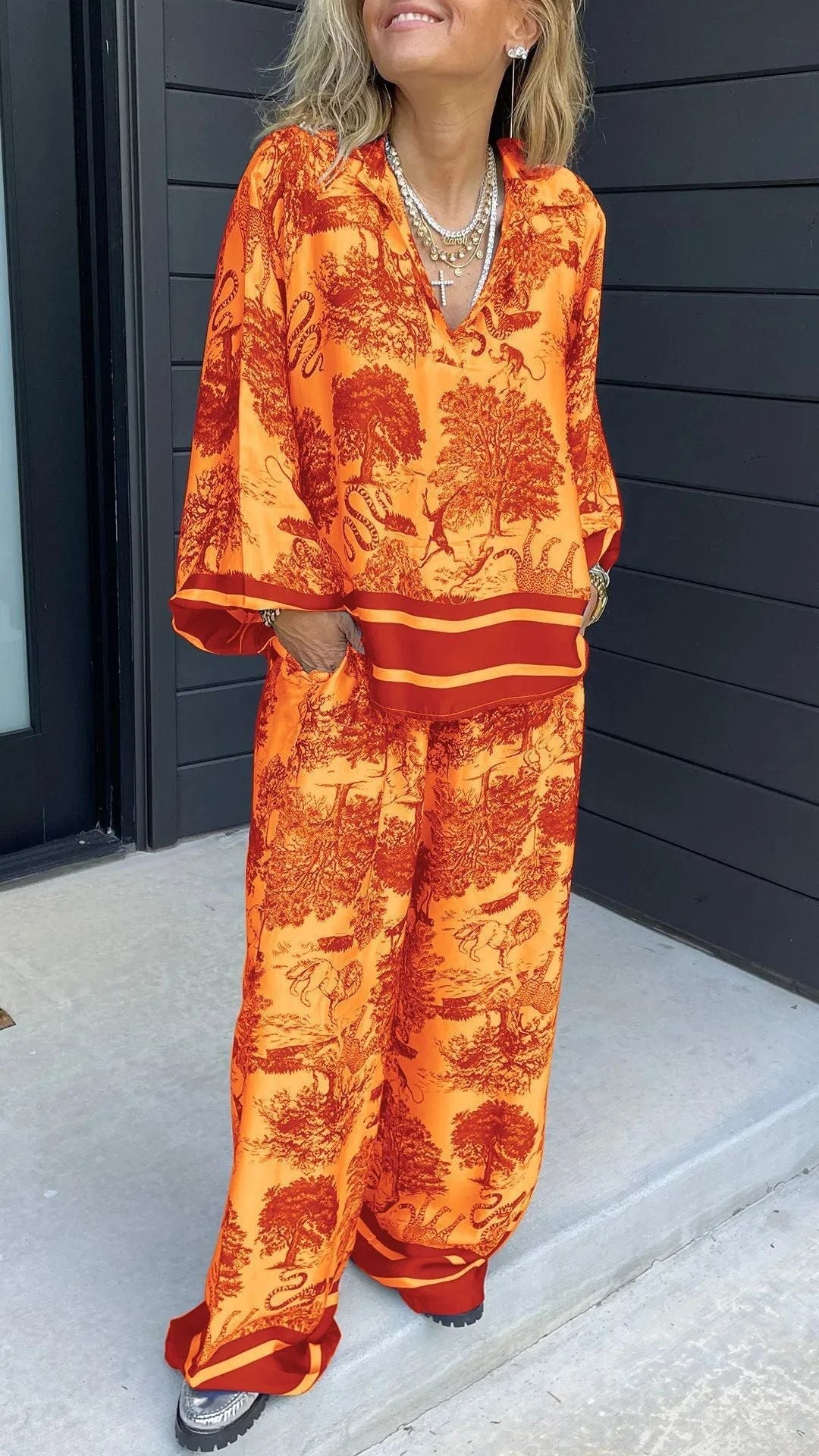 V-neck long-sleeved printed casual suit