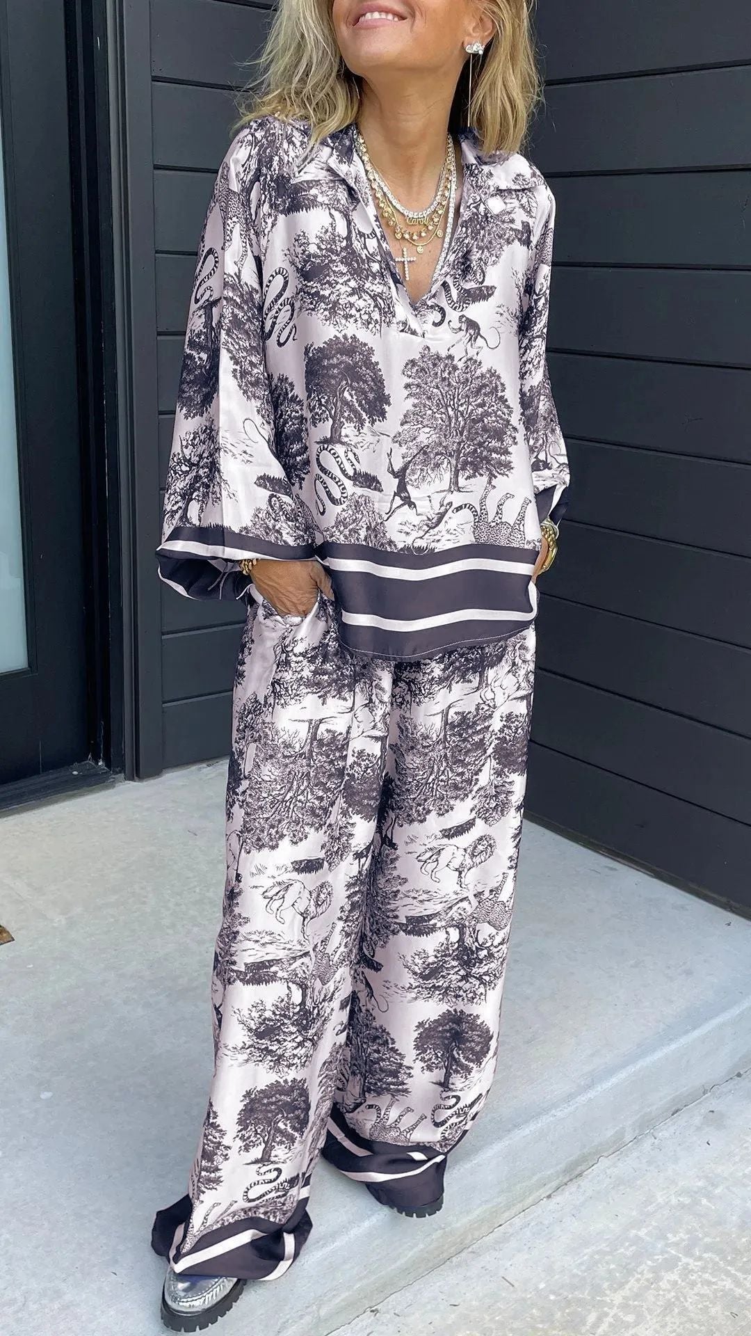 V-neck long-sleeved printed casual suit