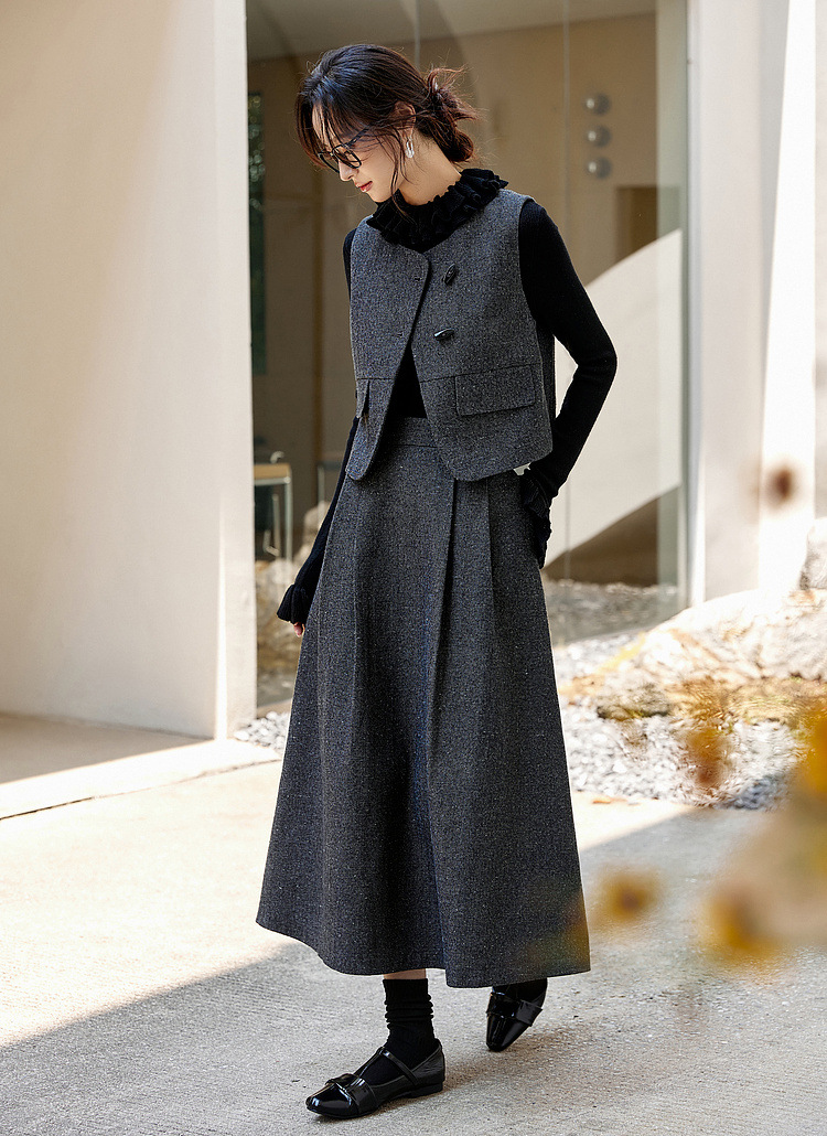 Tweed Vest & Skirt Set â€?Elegant Two-Piece Chanel-Inspired Style