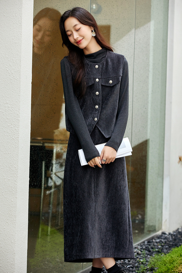 Retro Three-Piece Set â€?Vest, Blouse & Skirt Commuter Style