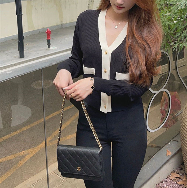 V-neck Button-front Closures Long Sleeves Cardigan