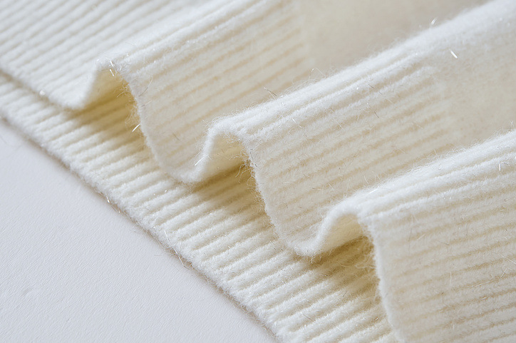 Lace Trim Crewneck Knit Sweater â€?Elegant Commuter Style