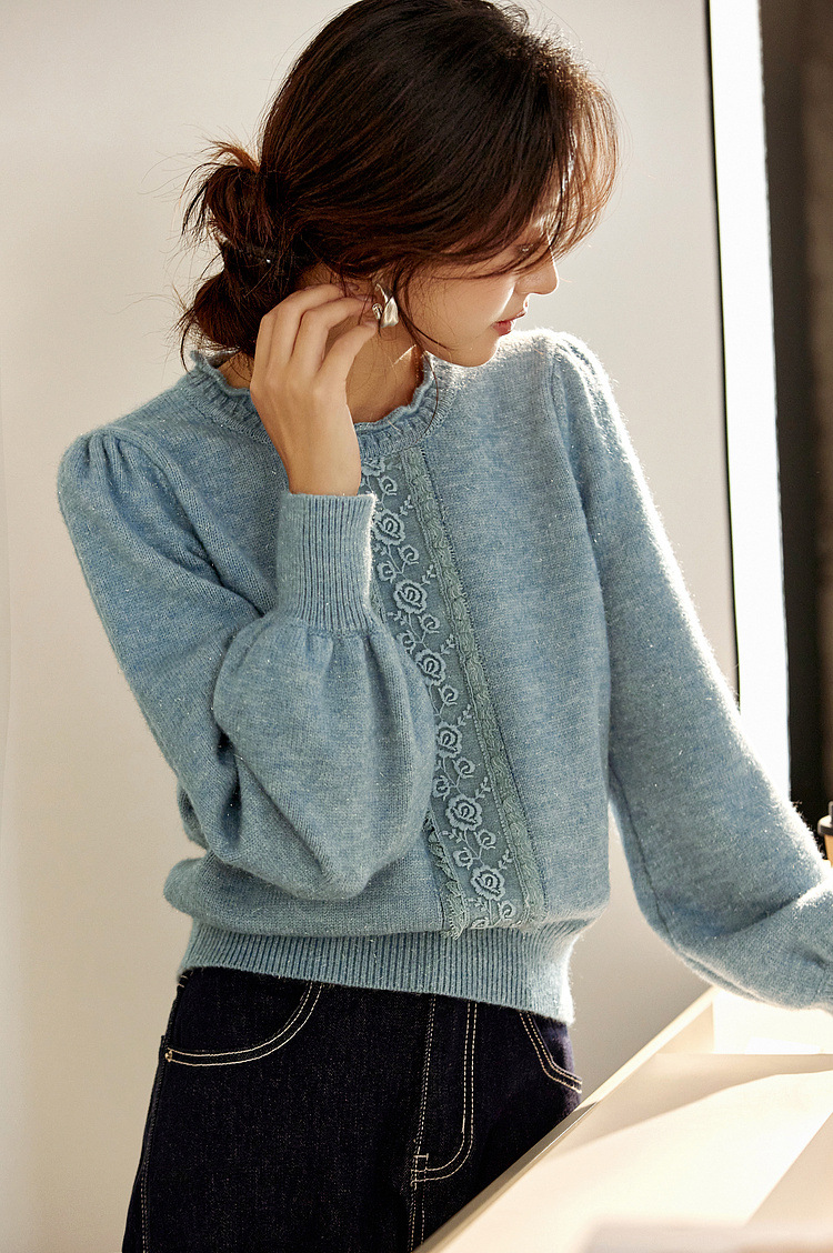 Lace Trim Crewneck Knit Sweater â€?Elegant Commuter Style