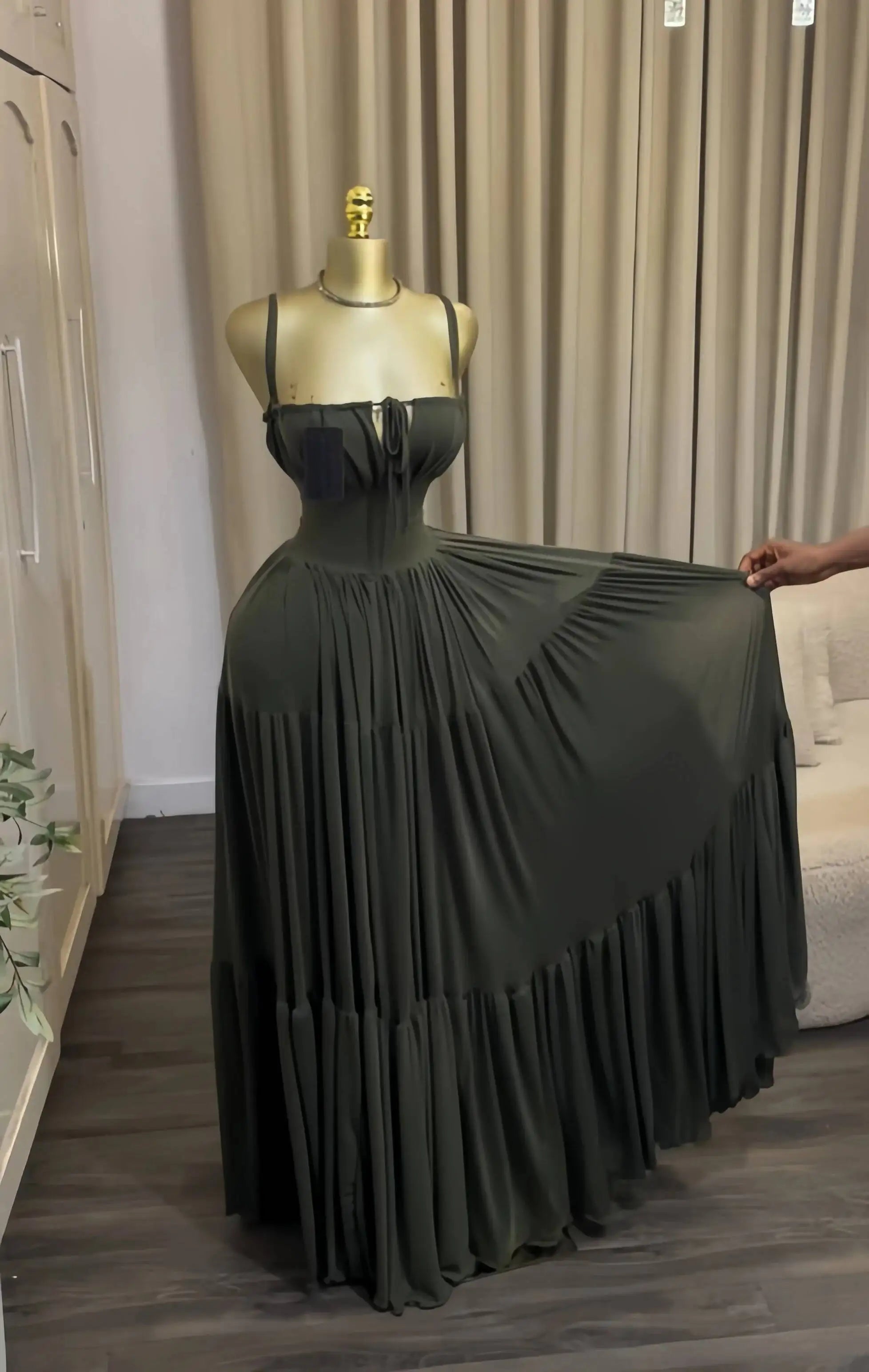 Elegant Sleeveless Lace Up Pleated Waist Dresses