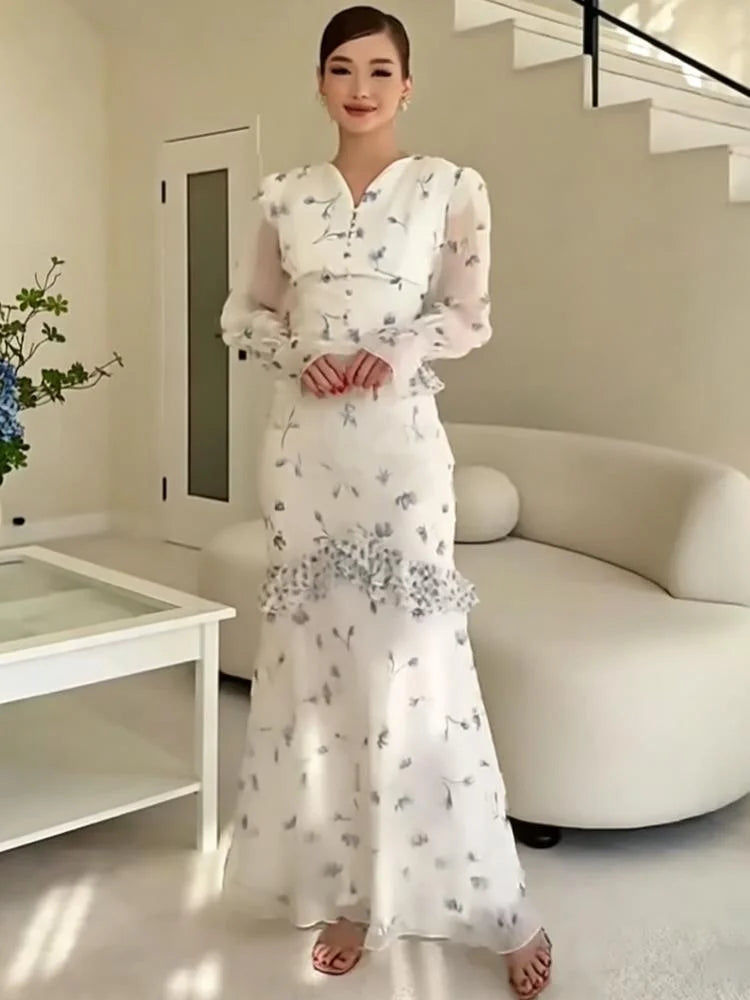 V-neck Long Sleeved Ruffled Waist-cinching Printed Dresses