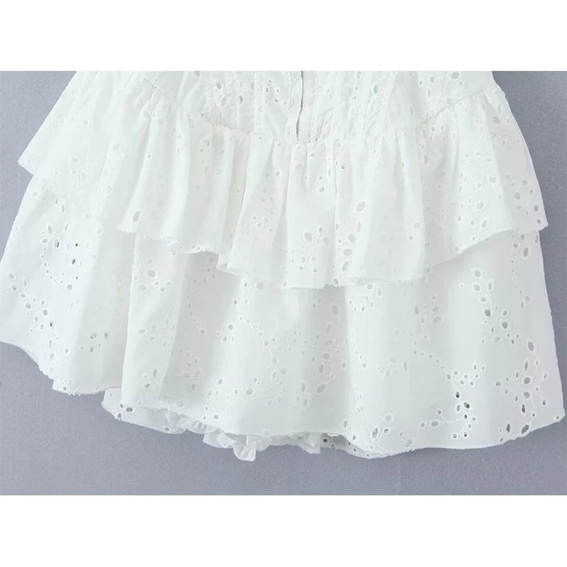 Sexy Hollow Out Embroidery Strapless Dresses Front Buckle Fit And Flare Party Mini Dresses Black White Cotton Robe