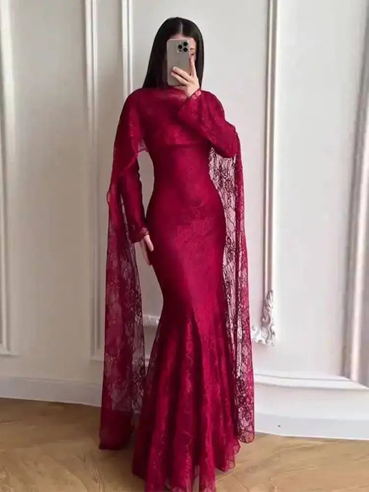 Elegant Round Neck Long Sleeved Waist Slimming Dresses