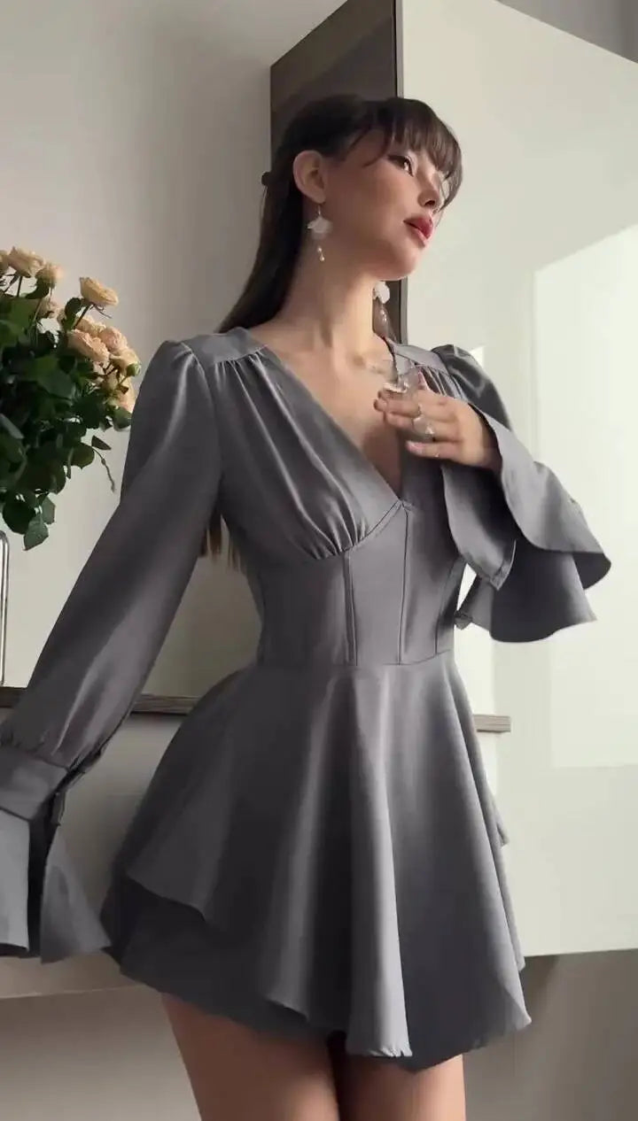 Fashionable V-neck Flared Sleeve Pleated Waist Cinching Dresses