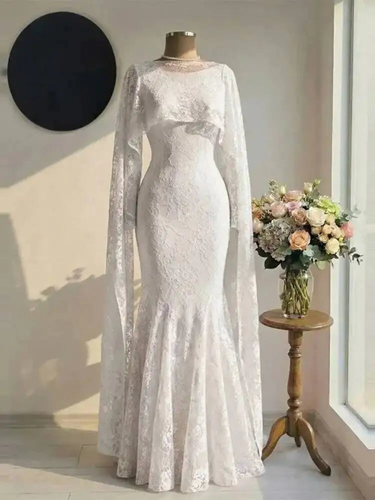 Elegant Round Neck Long Sleeved Waist Slimming Dresses