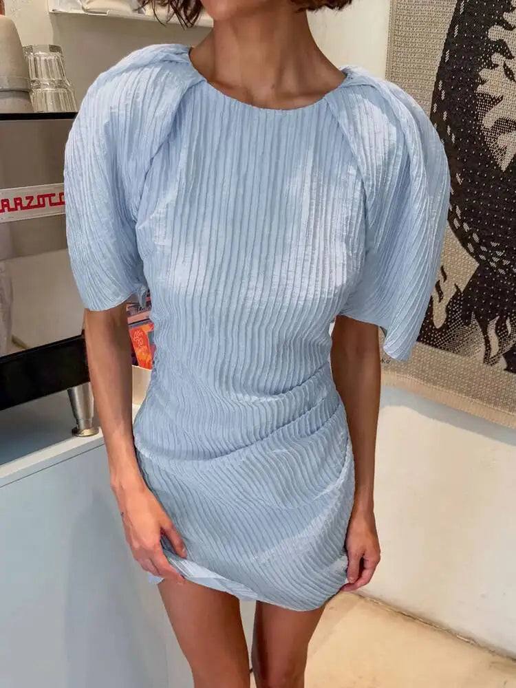 Fashionable Backless Dresses