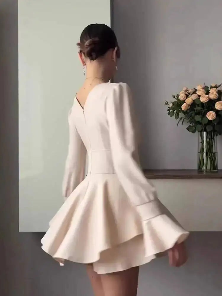 Fashionable V-neck Flared Sleeve Pleated Waist Cinching Dresses