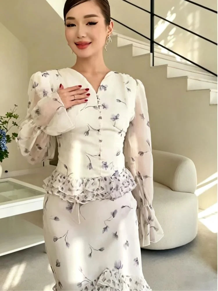 V-neck Long Sleeved Ruffled Waist-cinching Printed Dresses